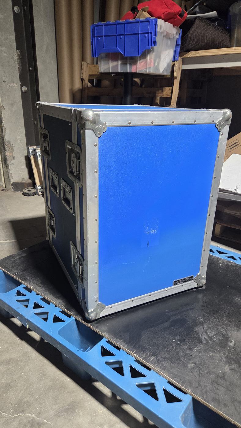 Vintage ANVIL Heavy-Duty ATA Flight / Road Case with 19" Rack Rails (Blue), photo 1