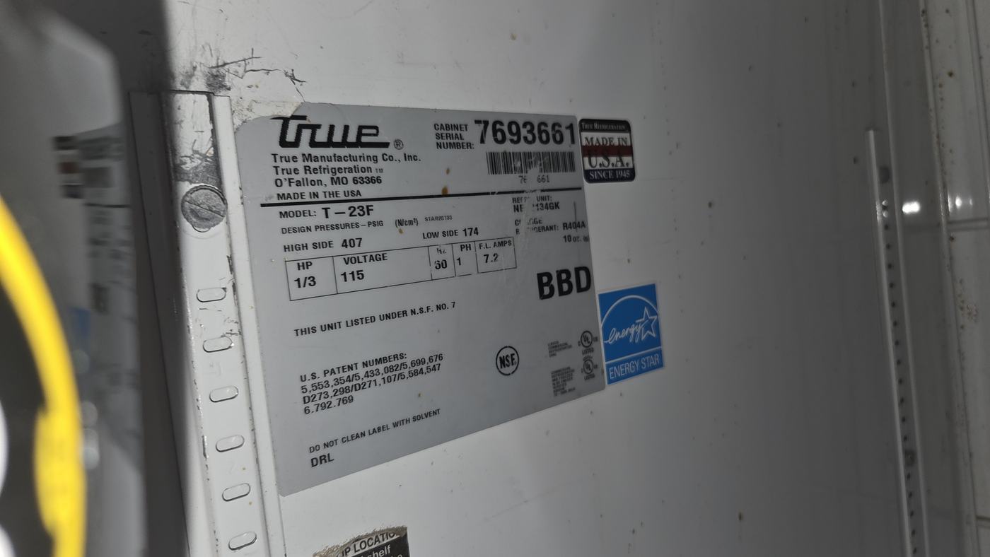 Tall single-door commercial refrigerator, unit 1, photo 3