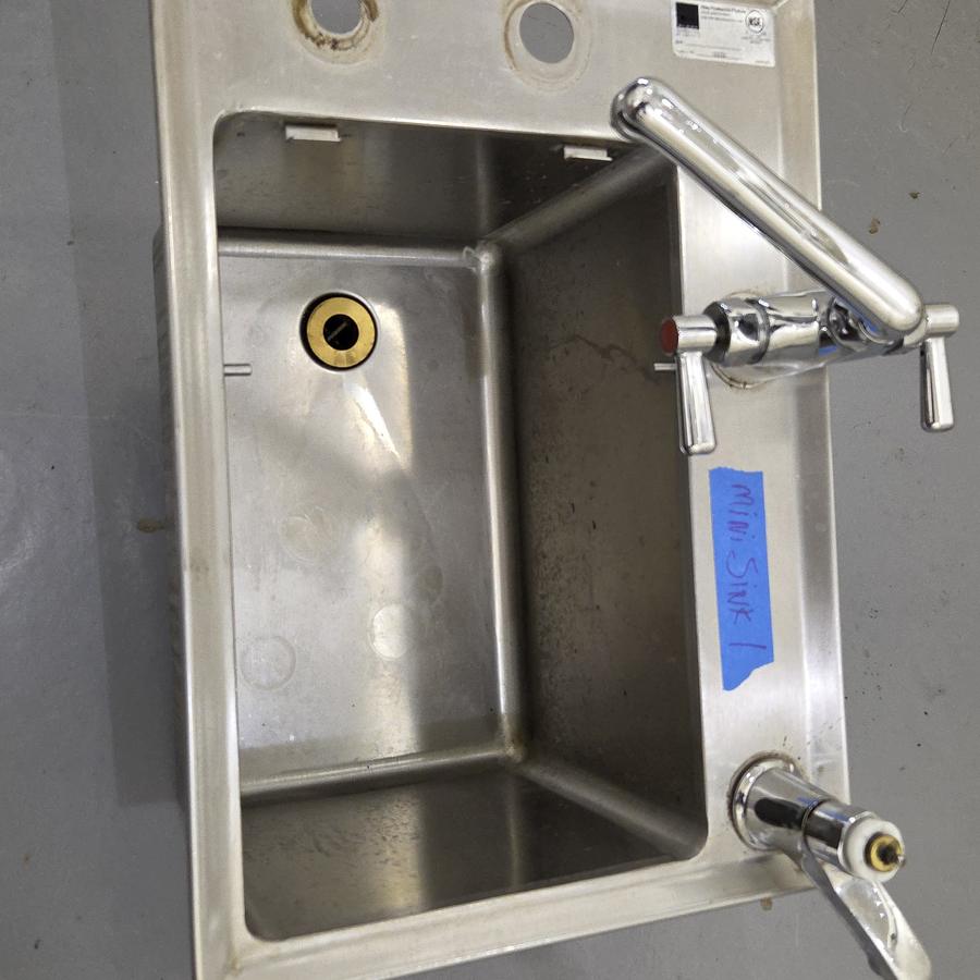 Small stainless sink 1
